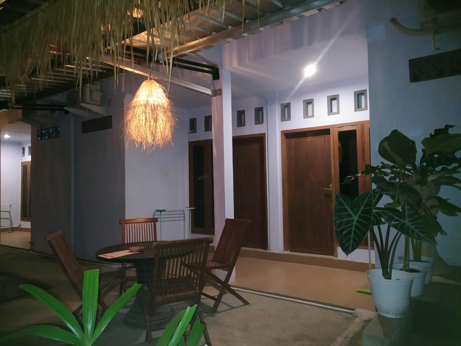 Merendeng Hostel Kuta Kuta  Eksteriør bilde
